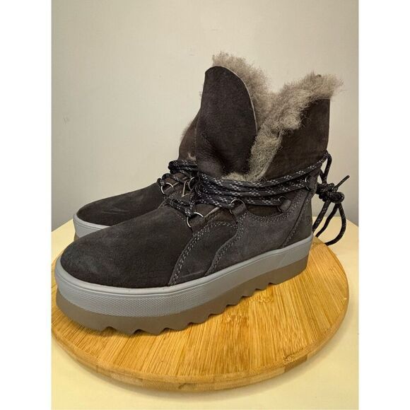 NWT Cougar Women's V-Five-S Faux Fur Lined Lace Up Winter‎ Boots Gray Size 6 - Picture 1 of 9